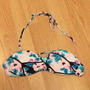 Strapless bikini top